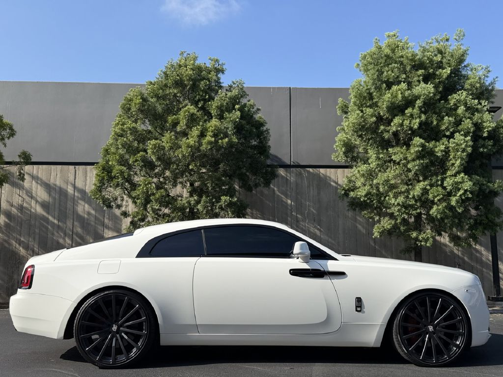 Photo 10 of this ROLLS-ROYCE WRAITH