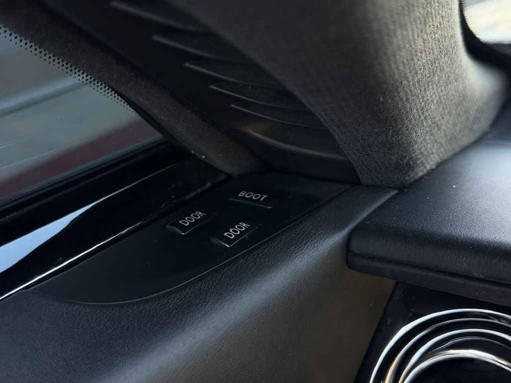 Photo 20 of this ROLLS-ROYCE WRAITH