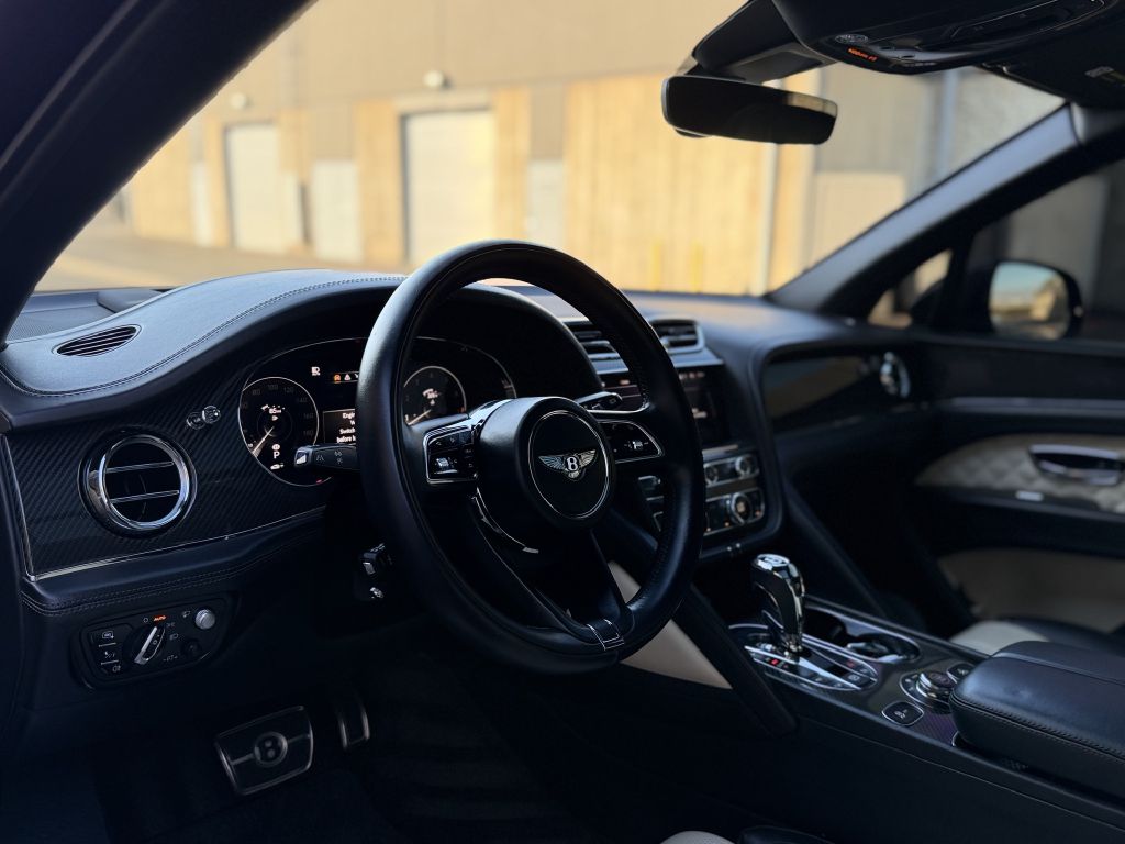 Photo 10 of this BENTLEY BENTAYGA