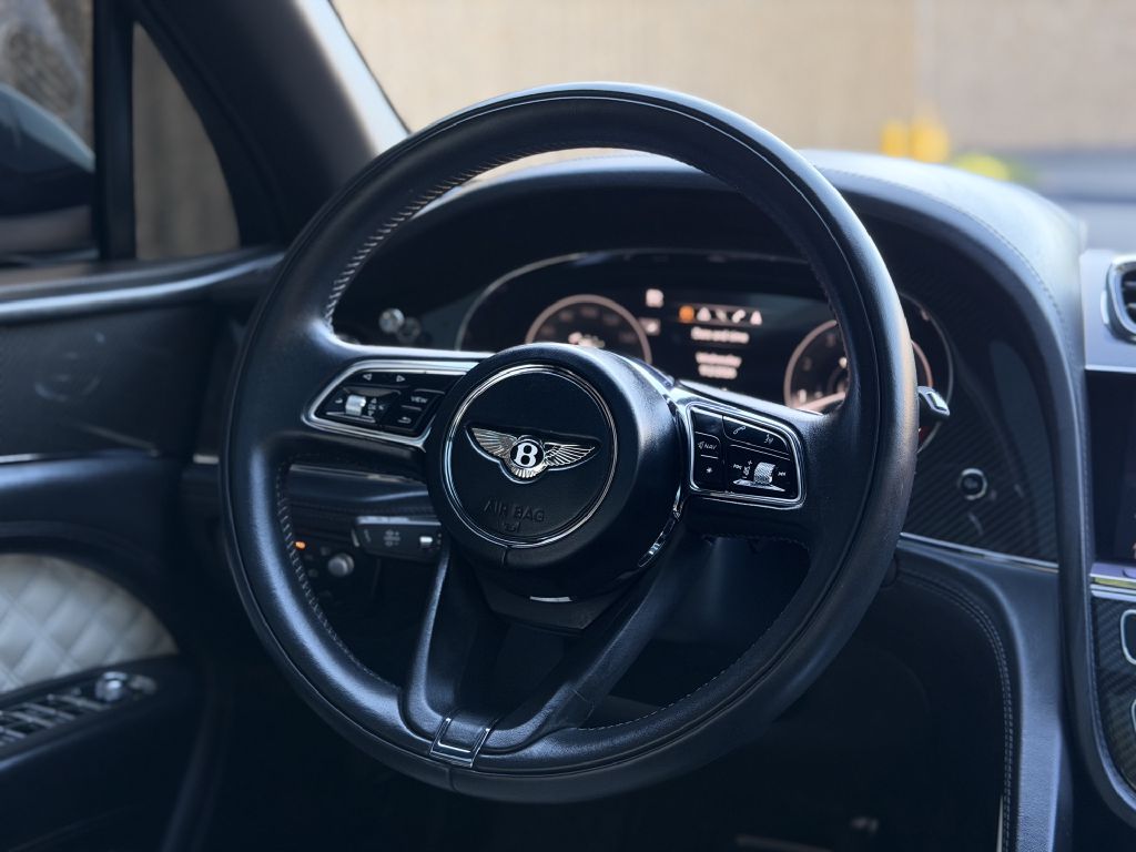 Photo 20 of this BENTLEY BENTAYGA