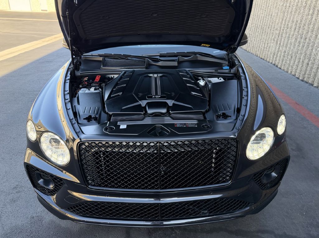 Photo 26 of this BENTLEY BENTAYGA
