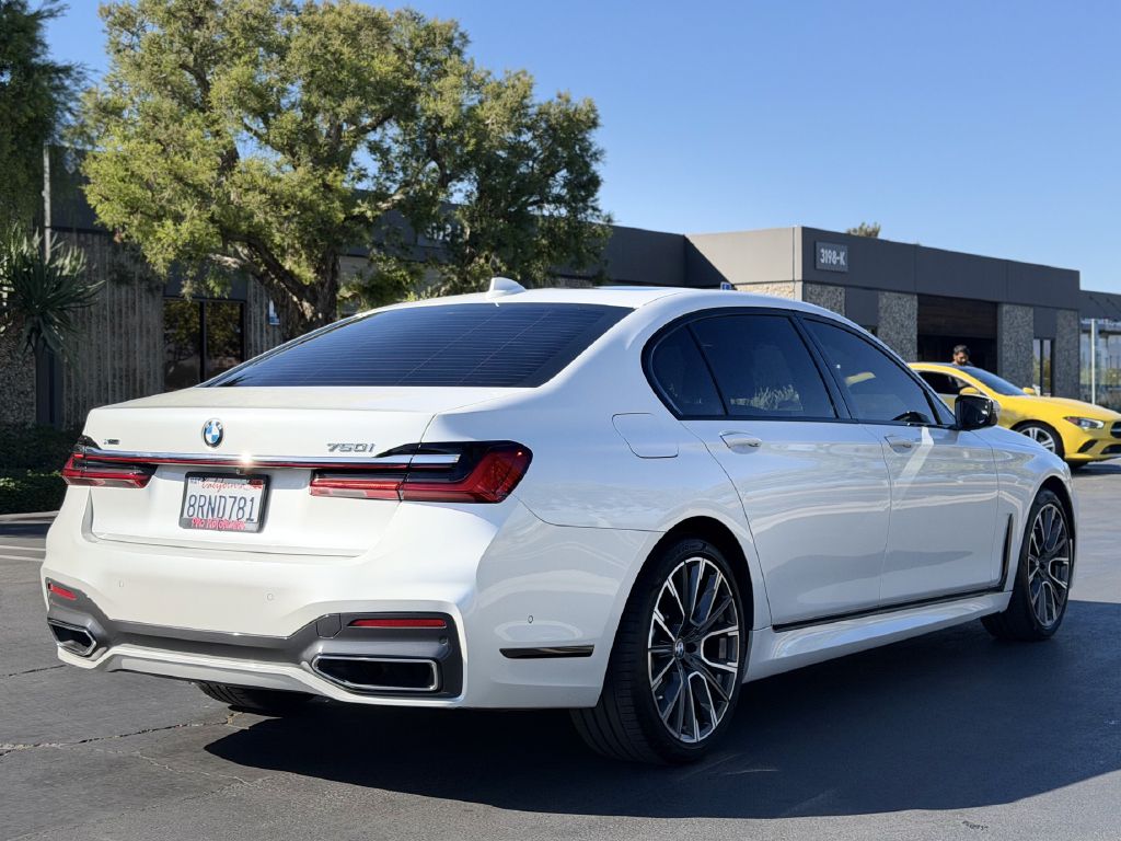 Photo 5 of this BMW 750