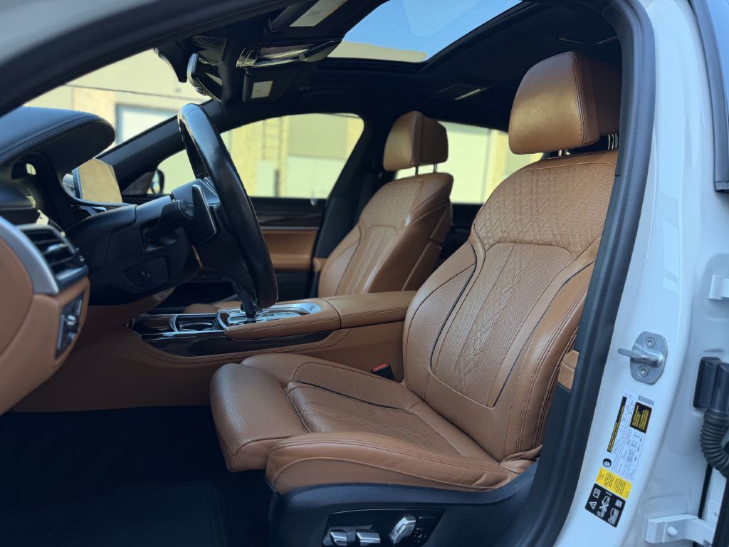 Photo 11 of this BMW 750
