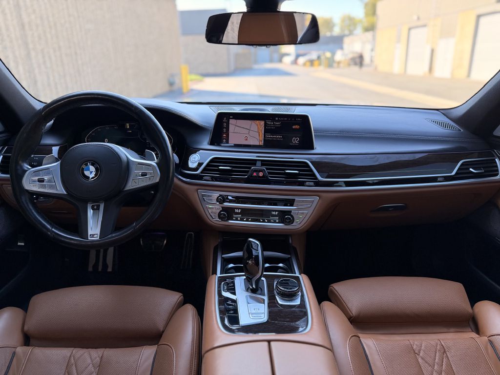 Photo 17 of this BMW 750