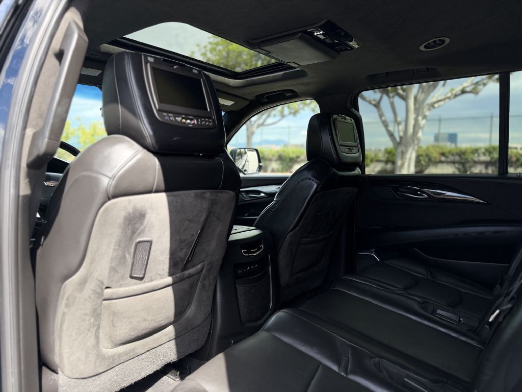 Photo 17 of this CADILLAC ESCALADE