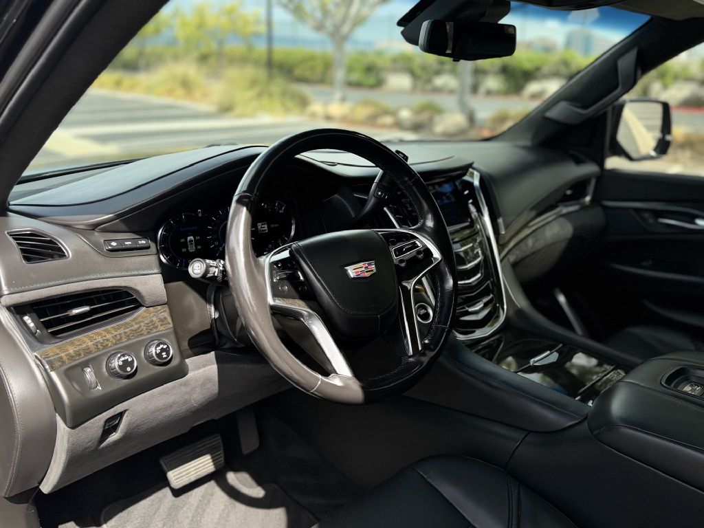 Photo 9 of this CADILLAC ESCALADE