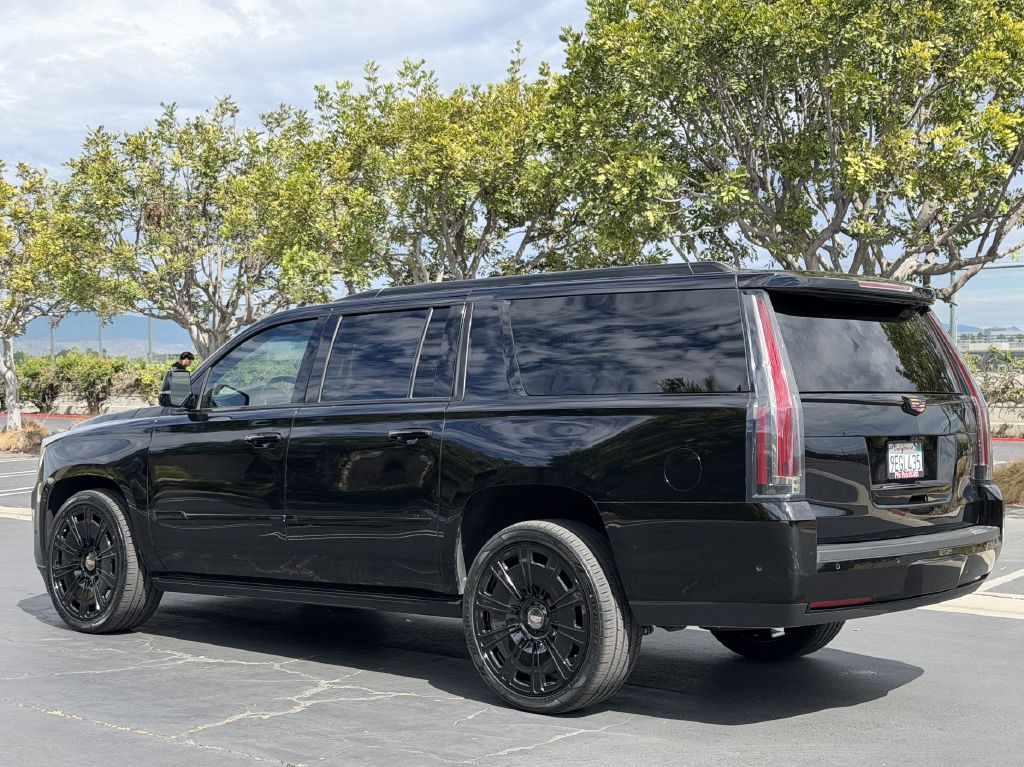 Photo 3 of this CADILLAC ESCALADE