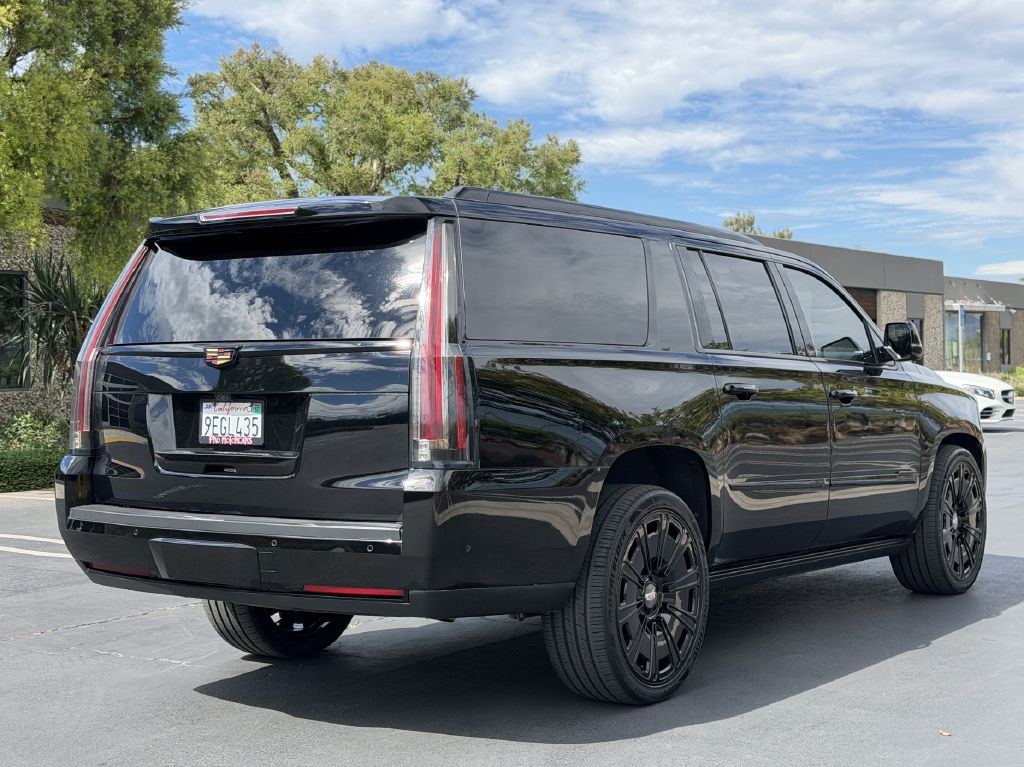 Photo 5 of this CADILLAC ESCALADE