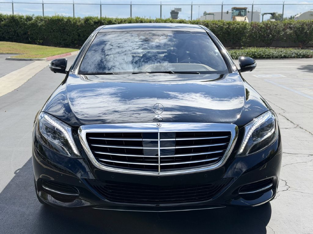 Photo 4 of this MERCEDES-BENZ S-CLASS