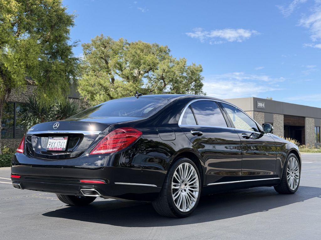 Photo 5 of this MERCEDES-BENZ S-CLASS