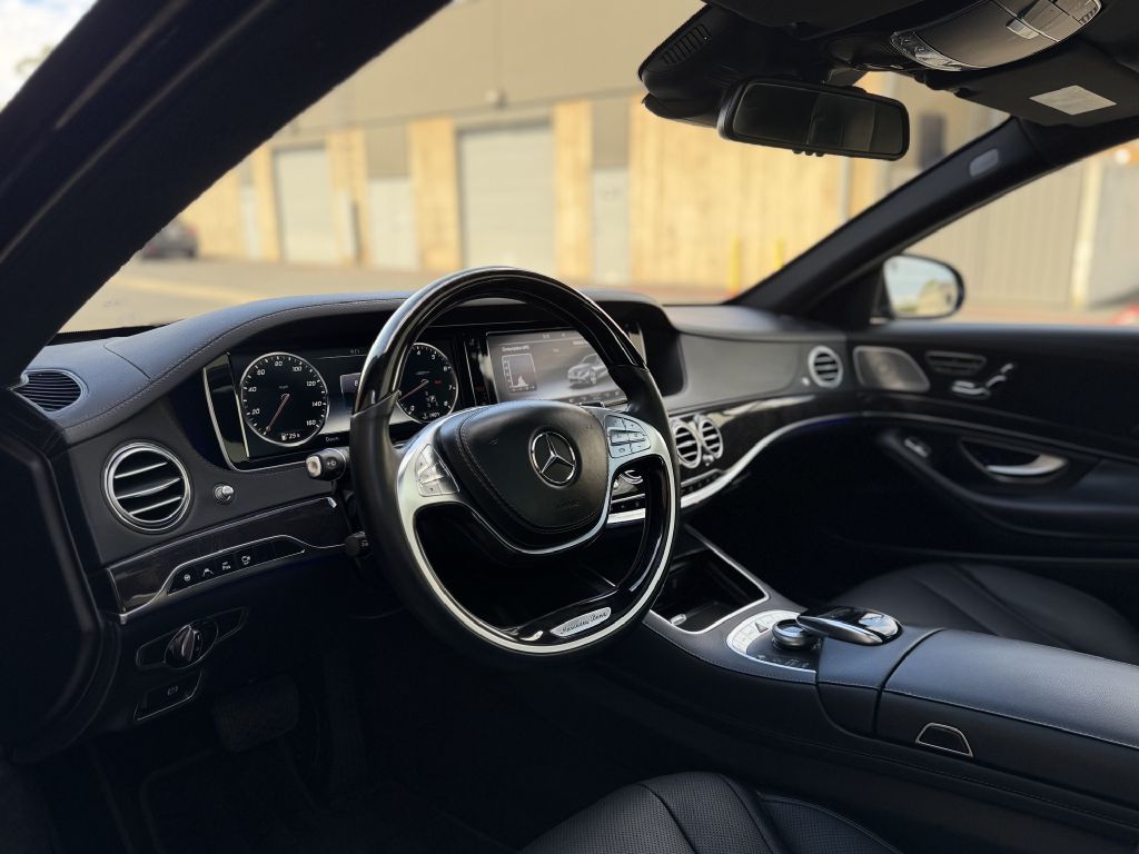 Photo 11 of this MERCEDES-BENZ S-CLASS