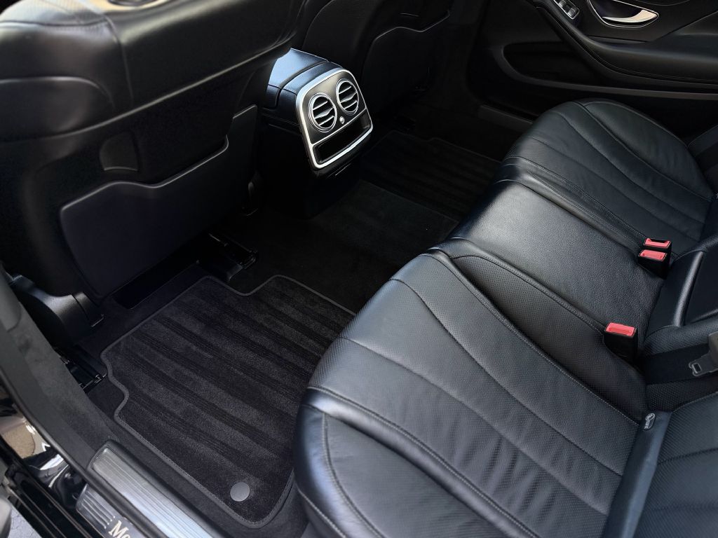 Photo 16 of this MERCEDES-BENZ S-CLASS