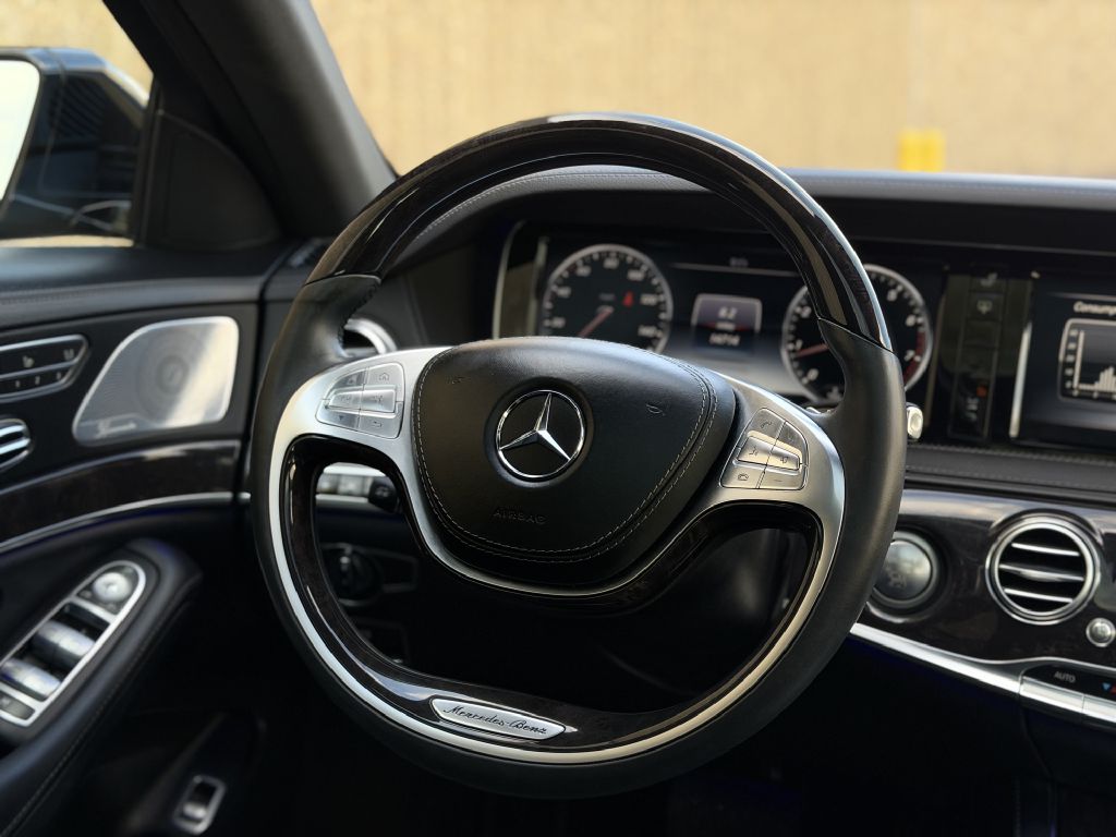 Photo 19 of this MERCEDES-BENZ S-CLASS