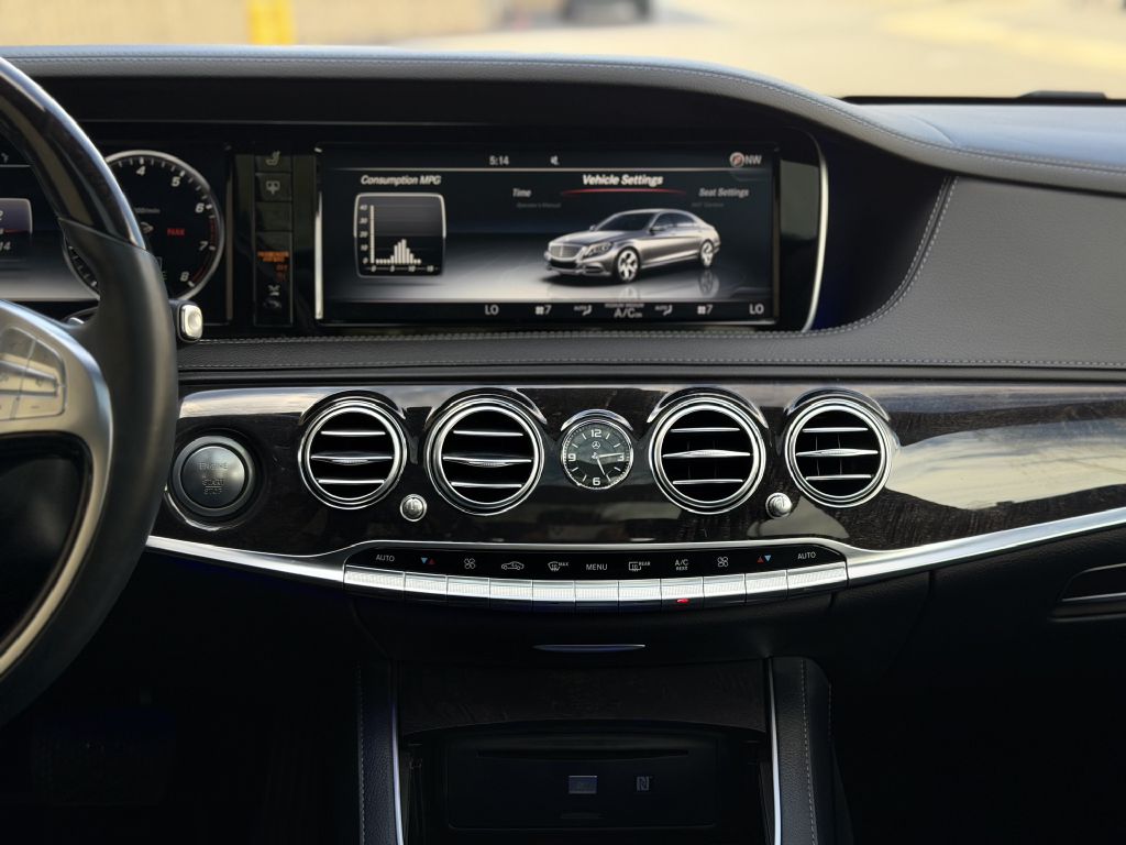 Photo 20 of this MERCEDES-BENZ S-CLASS