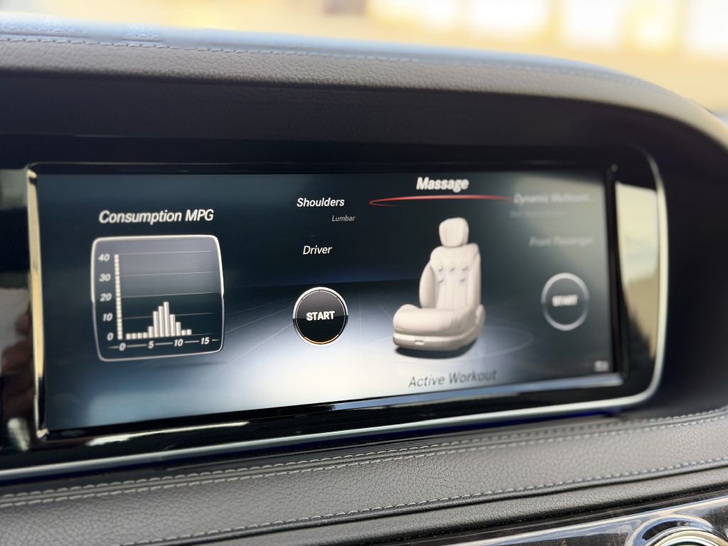Photo 22 of this MERCEDES-BENZ S-CLASS