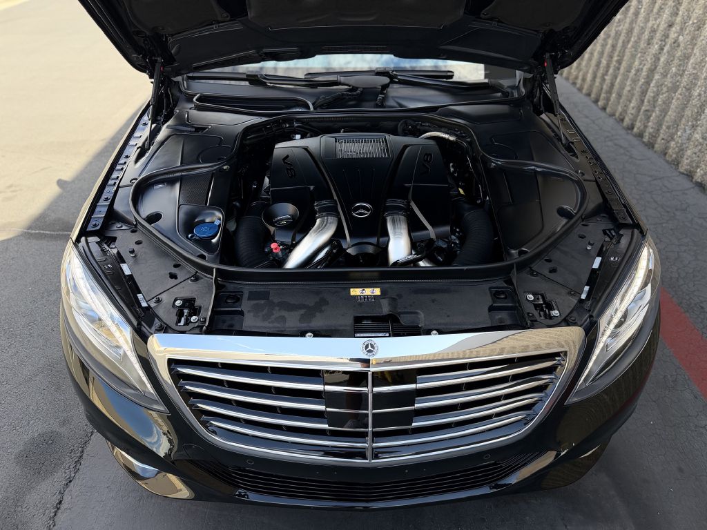 Photo 23 of this MERCEDES-BENZ S-CLASS