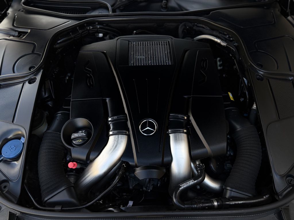 Photo 24 of this MERCEDES-BENZ S-CLASS