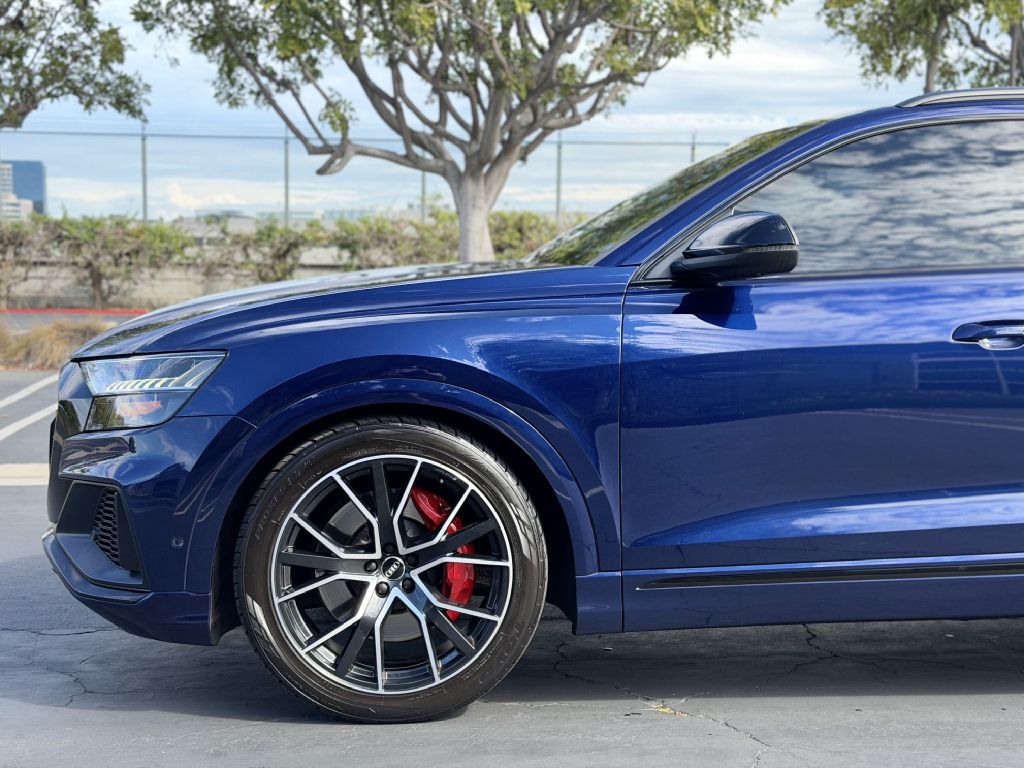 Photo 9 of this AUDI SQ8