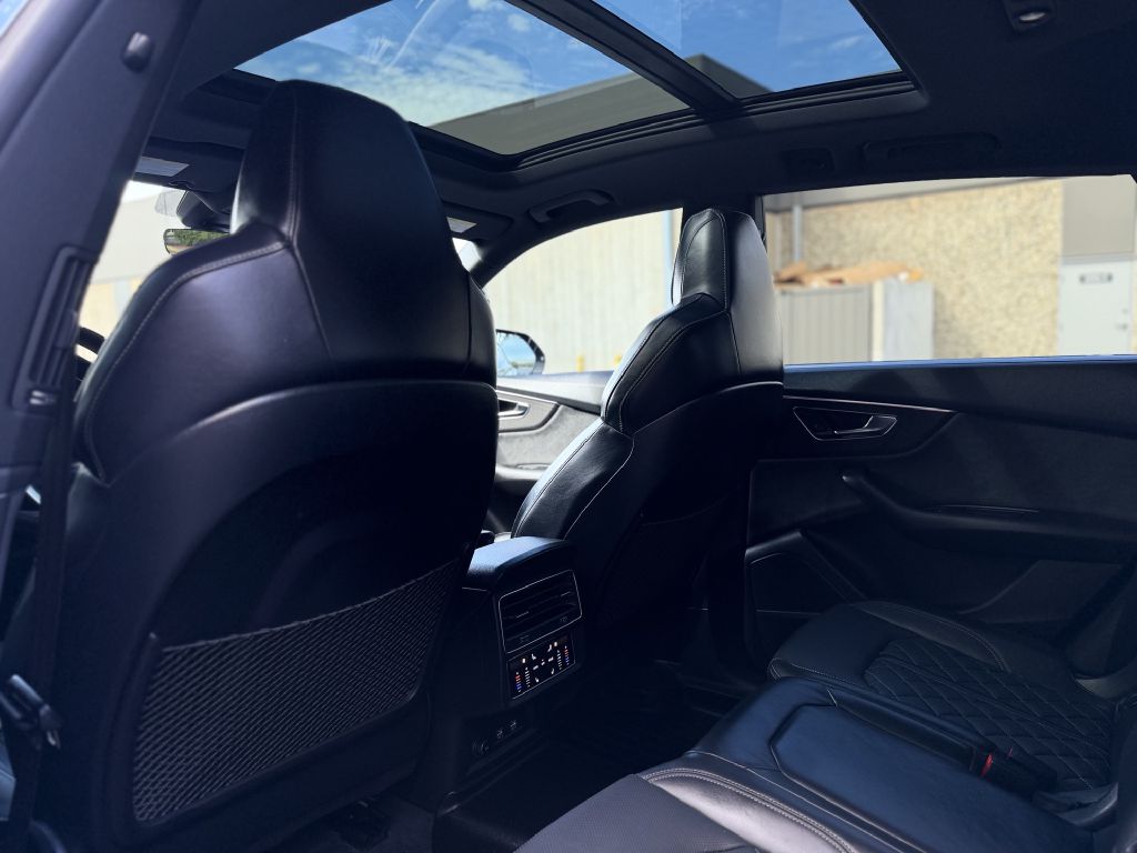 Photo 17 of this AUDI SQ8