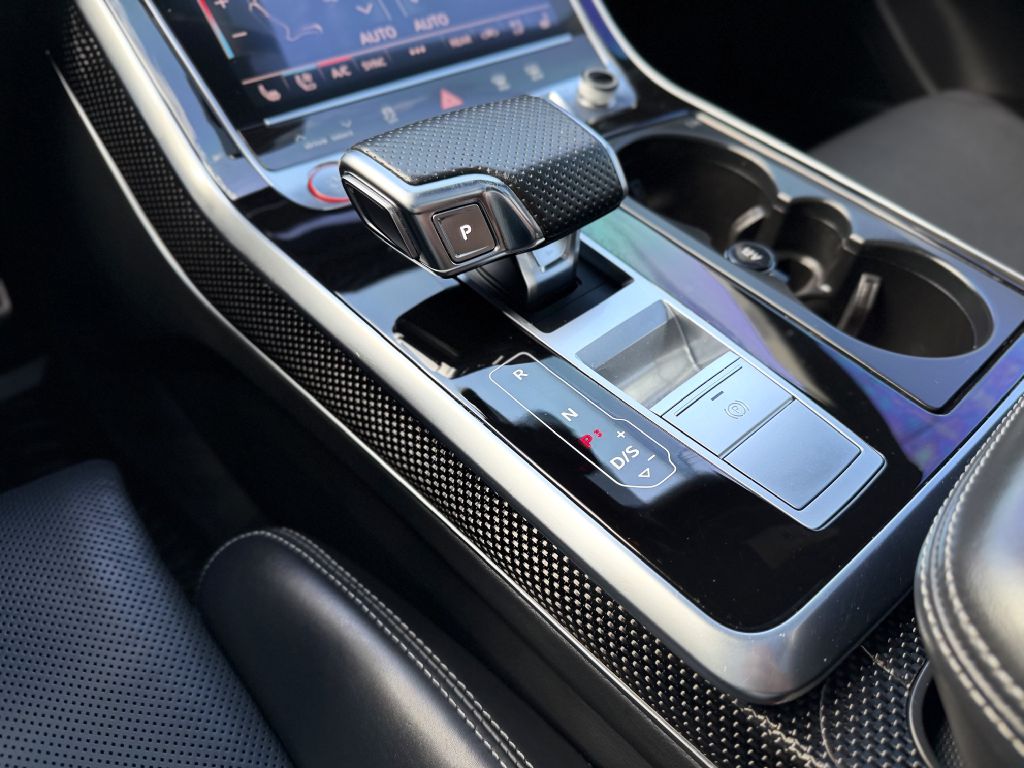 Photo 20 of this AUDI SQ8