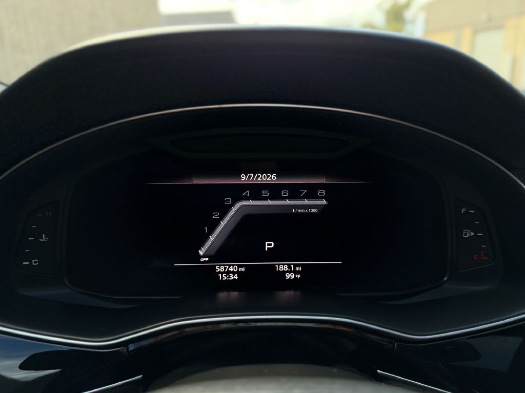 Photo 22 of this AUDI SQ8