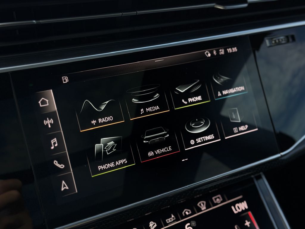 Photo 24 of this AUDI SQ8