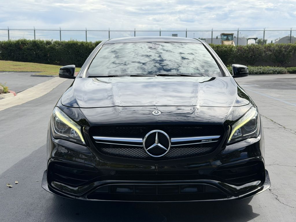 Photo 5 of this MERCEDES-BENZ CLA
