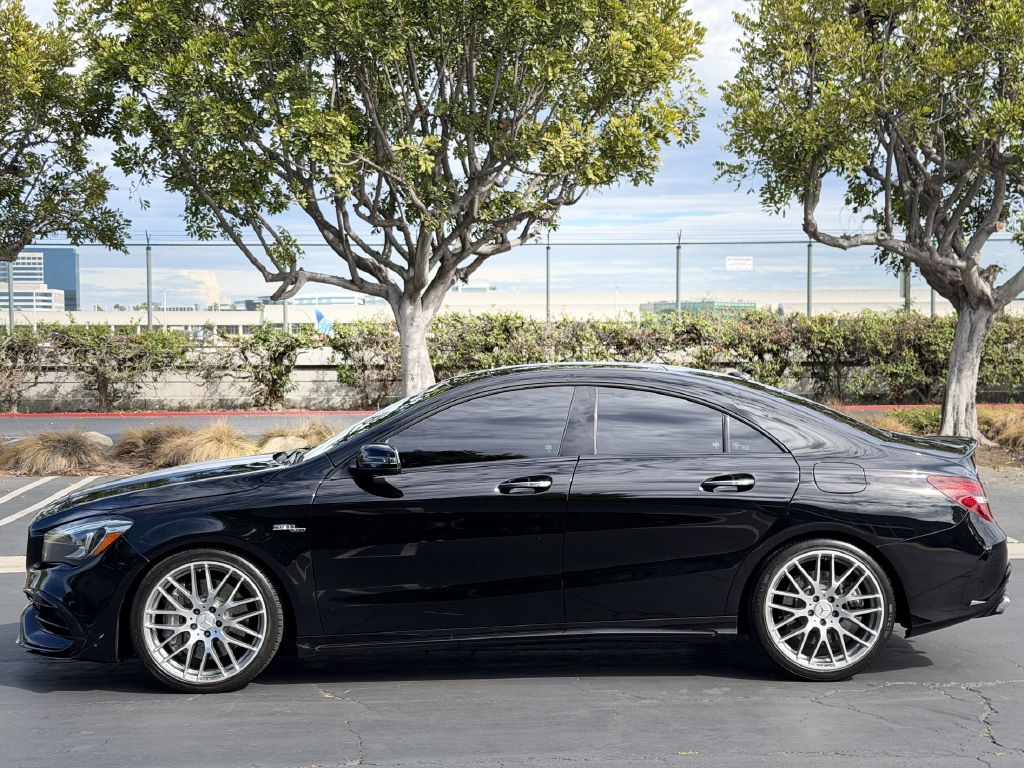 Photo 10 of this MERCEDES-BENZ CLA