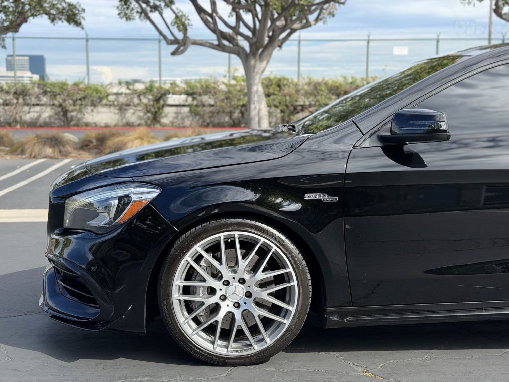 Photo 11 of this MERCEDES-BENZ CLA