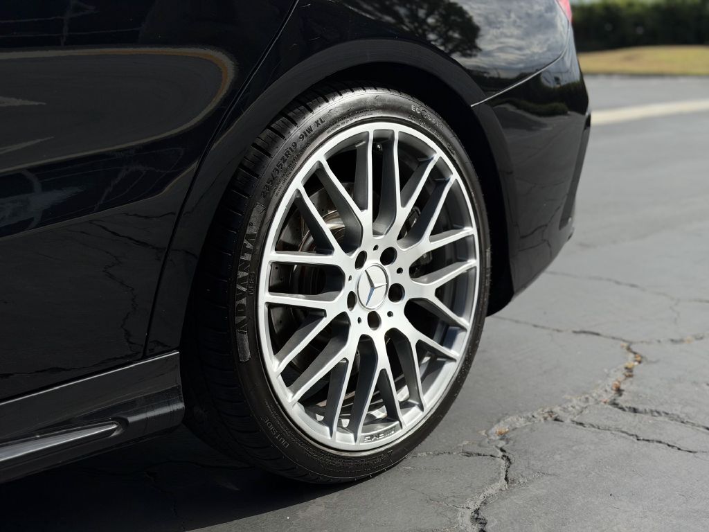 Photo 12 of this MERCEDES-BENZ CLA