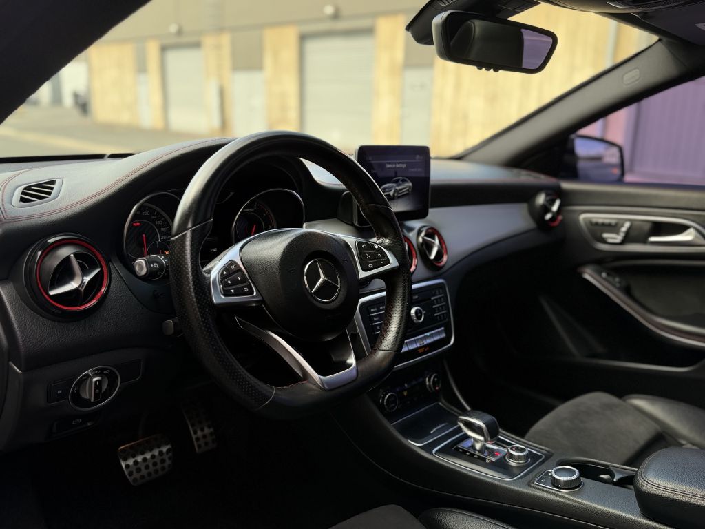 Photo 14 of this MERCEDES-BENZ CLA