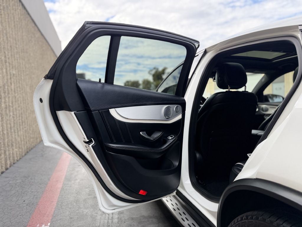 Photo 14 of this MERCEDES-BENZ GLC COUPE
