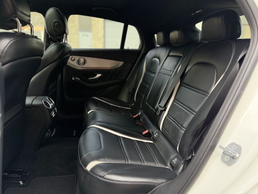 Photo 16 of this MERCEDES-BENZ GLC COUPE