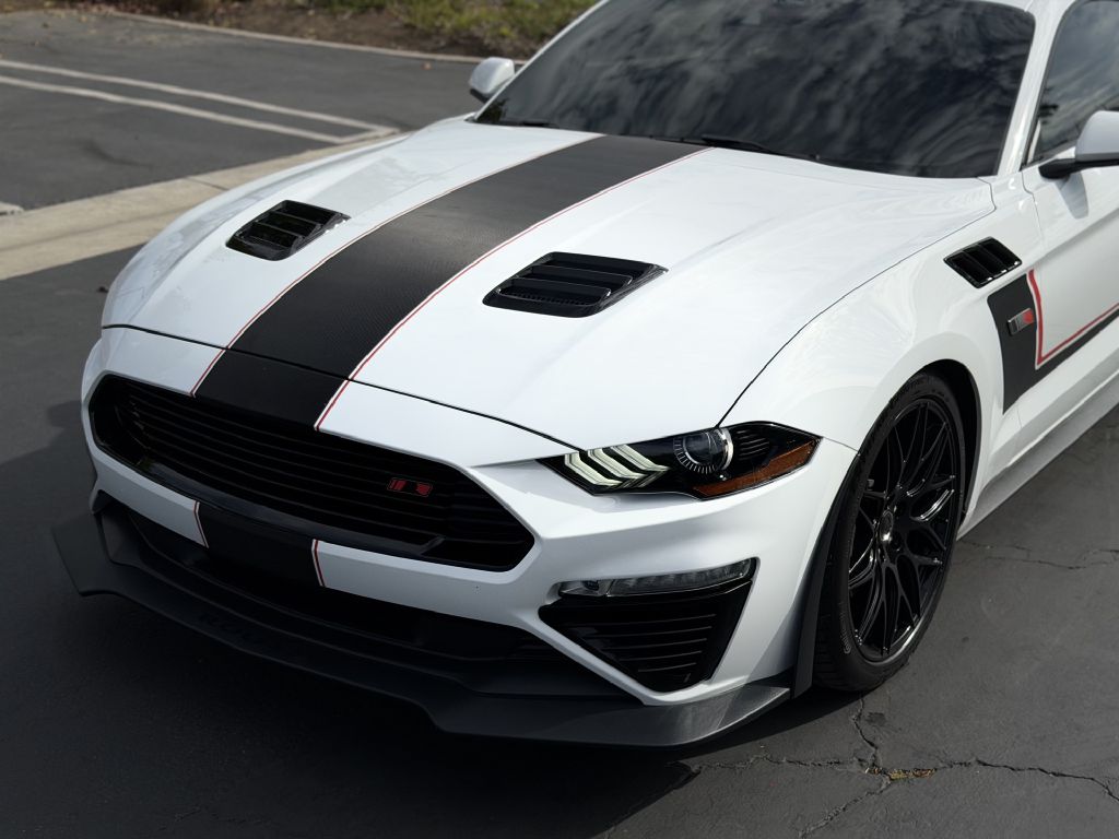 Photo 3 of this FORD MUSTANG