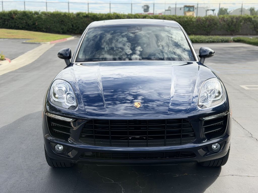 Photo 4 of this PORSCHE MACAN