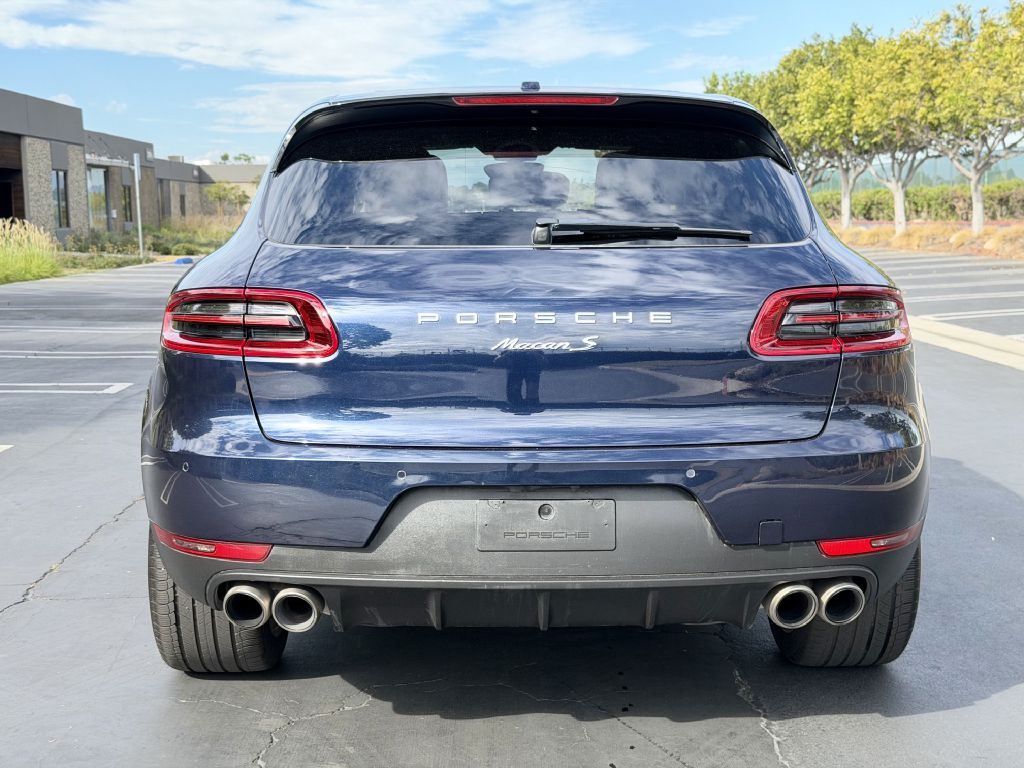 Photo 6 of this PORSCHE MACAN