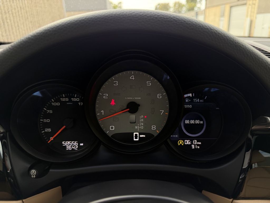 Photo 20 of this PORSCHE MACAN