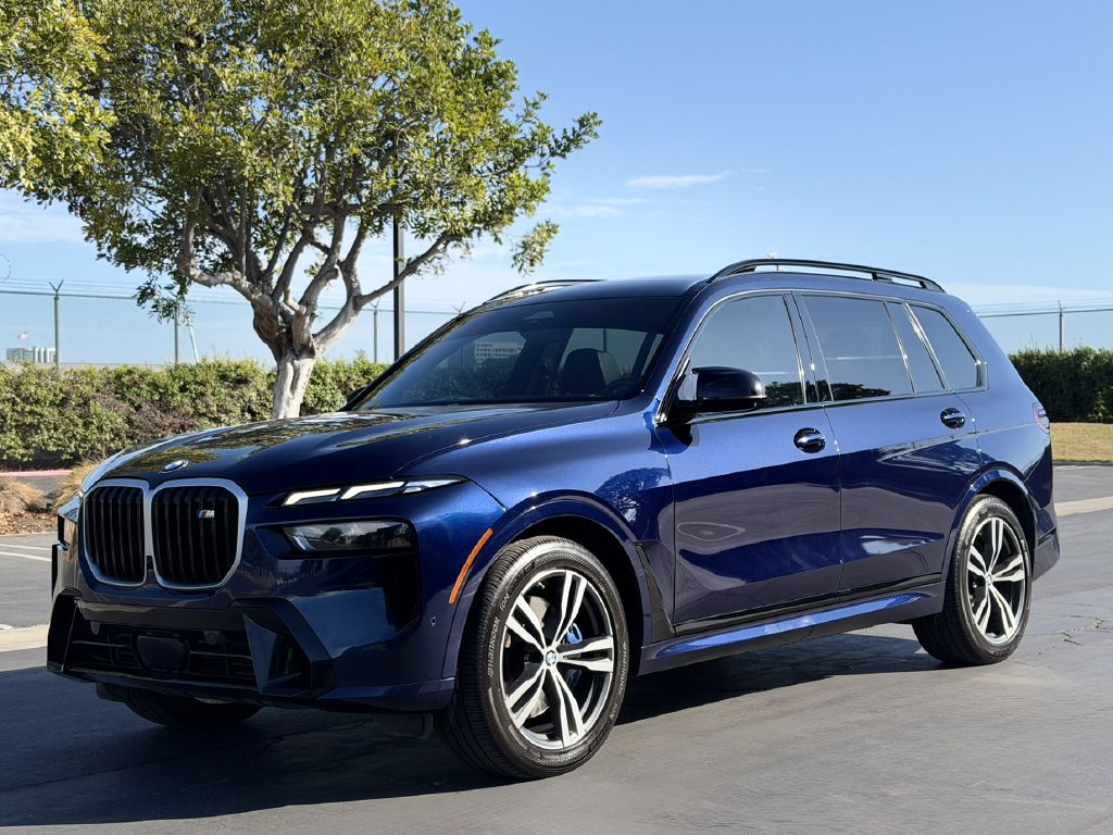 2023 BMW X7