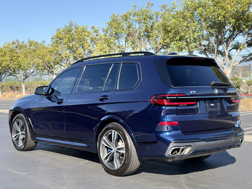Photo 6 of this BMW X7
