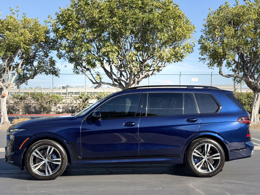 Photo 7 of this BMW X7