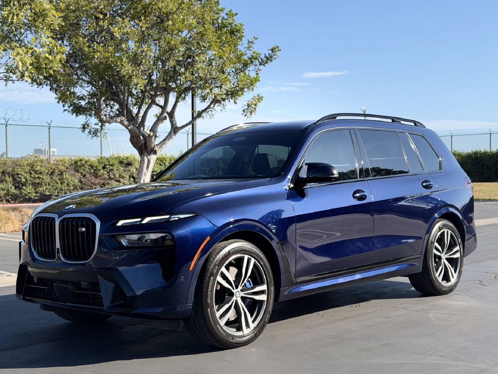 Photo 9 of this BMW X7