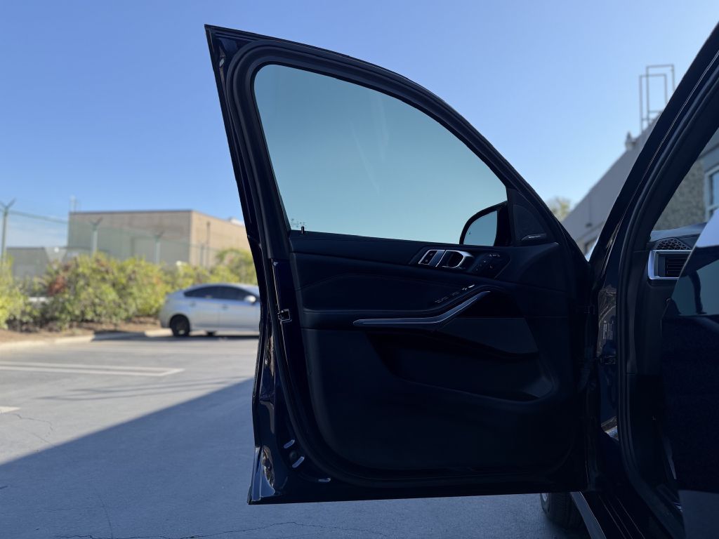Photo 10 of this BMW X7
