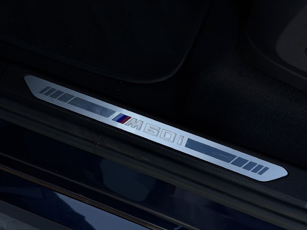 Photo 16 of this BMW X7