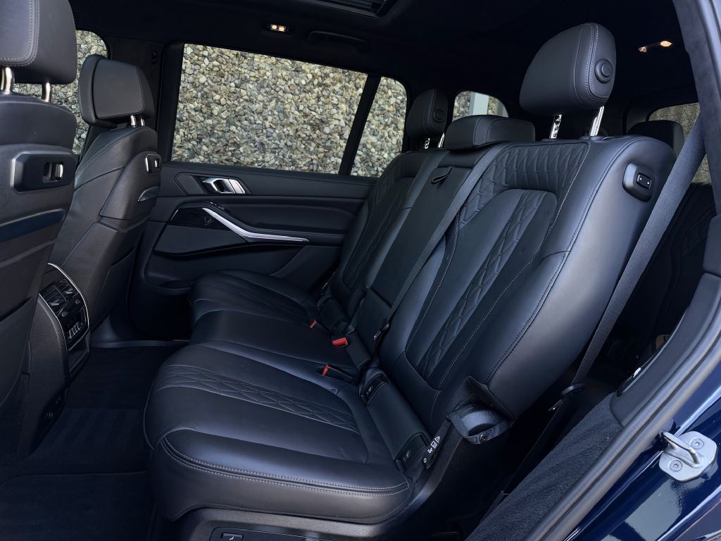 Photo 18 of this BMW X7