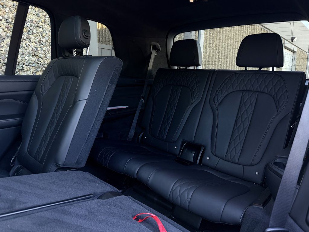 Photo 19 of this BMW X7