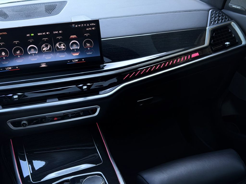 Photo 21 of this BMW X7