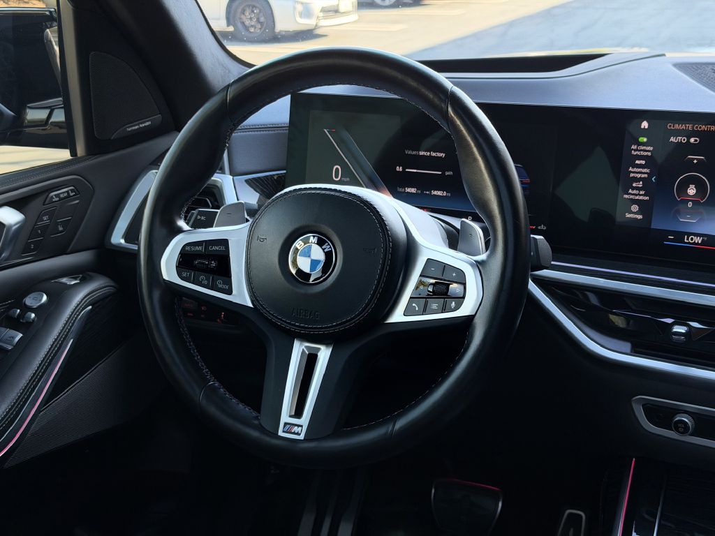Photo 23 of this BMW X7