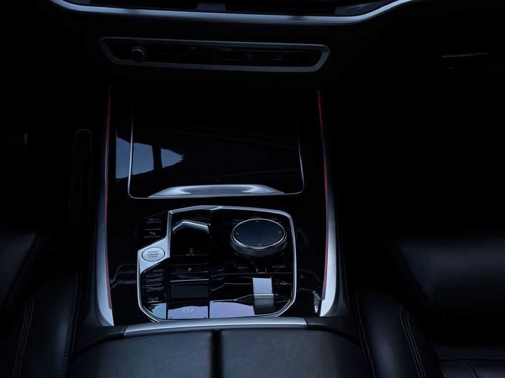 Photo 24 of this BMW X7