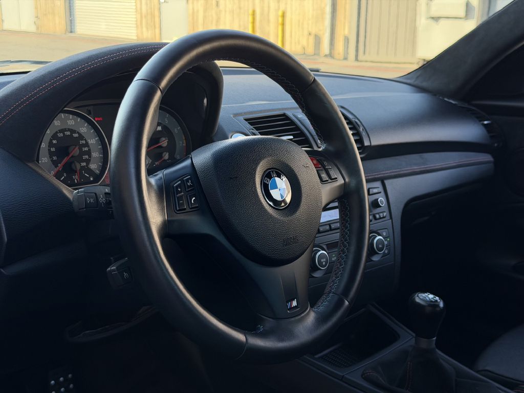 Photo 17 of this BMW 1M