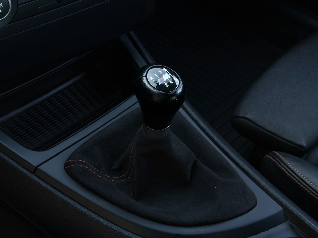 Photo 22 of this BMW 1M
